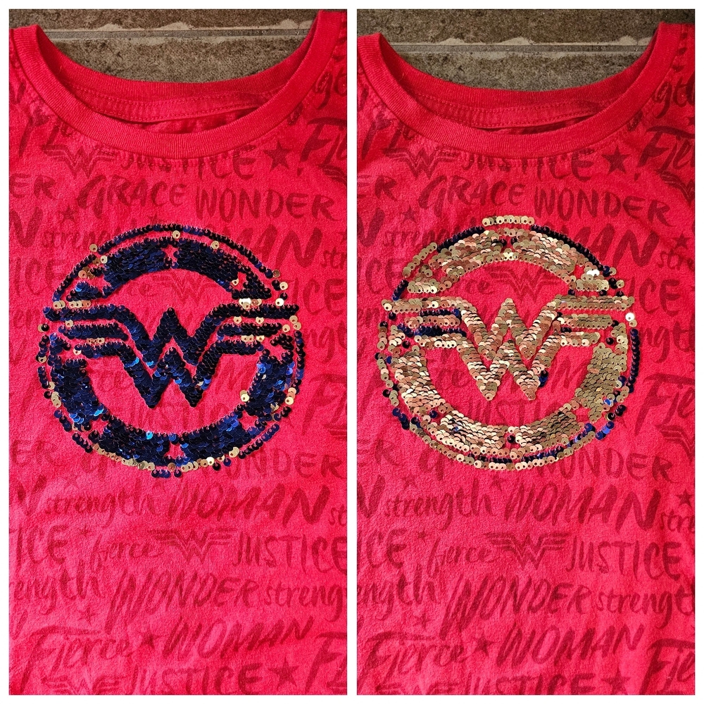 Wonder Woman Size Small (6/6x) Changing Sequins Red